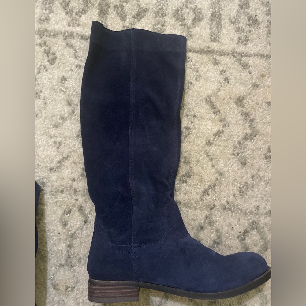 Brand new with stickers. Kellini tall suede boot, size 8.